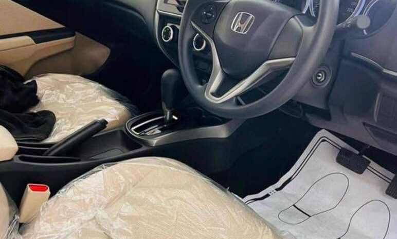 
								Used 2026 Honda City full									