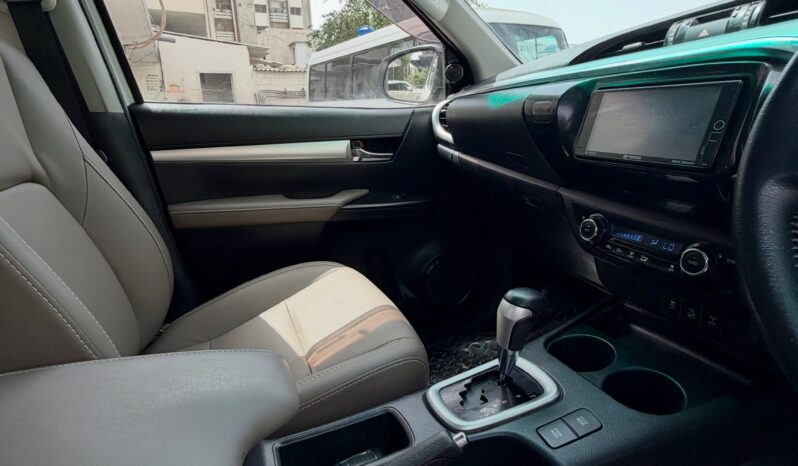 
								Used 2019 Toyota Hilux full									
