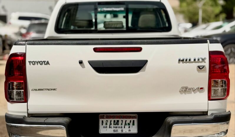 
								Used 2019 Toyota Hilux full									
