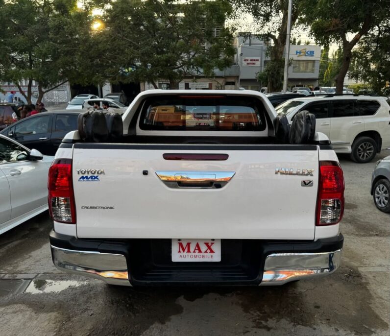 
								Used 2021 Toyota Hilux full									