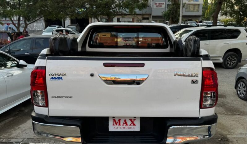 
								Used 2021 Toyota Hilux full									