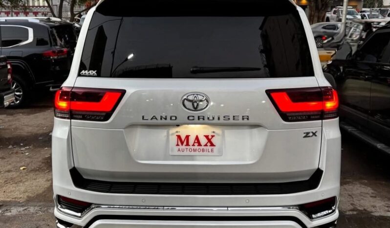
								Used 2024 Toyota Land Cruiser full									