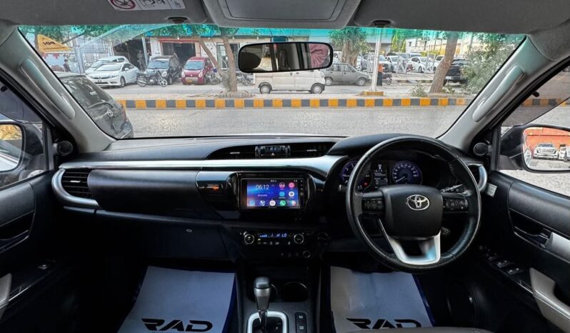 
								Used 2021 Toyota Hilux full									