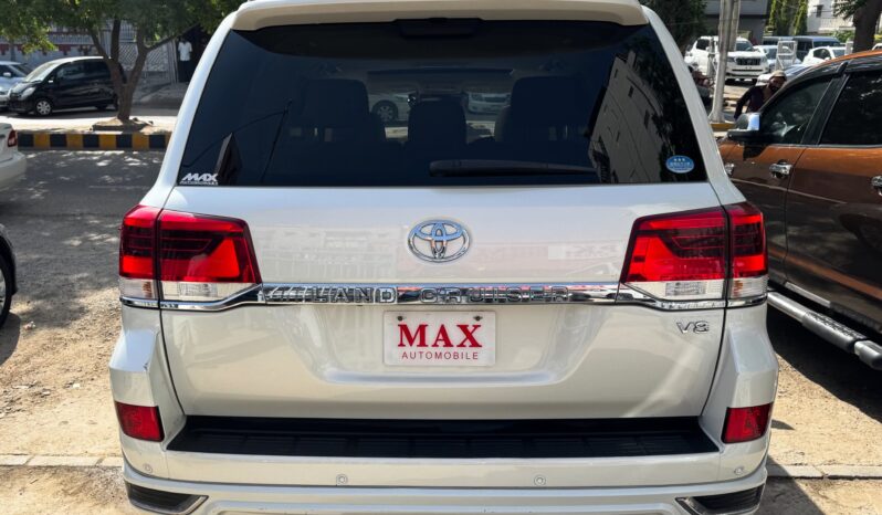 
								Used 2015 Toyota Land Cruiser full									