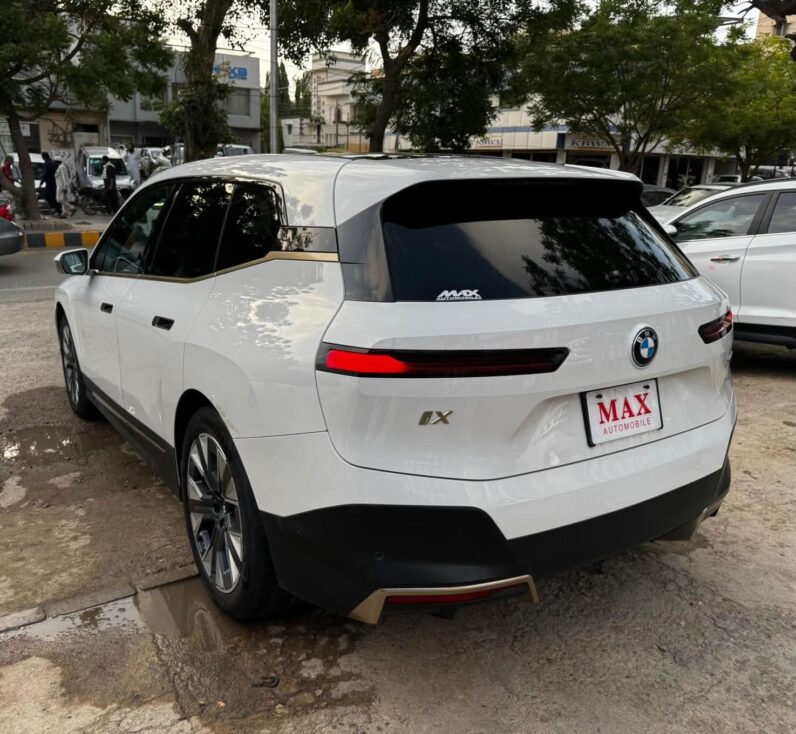 
								Used BMW iX full									