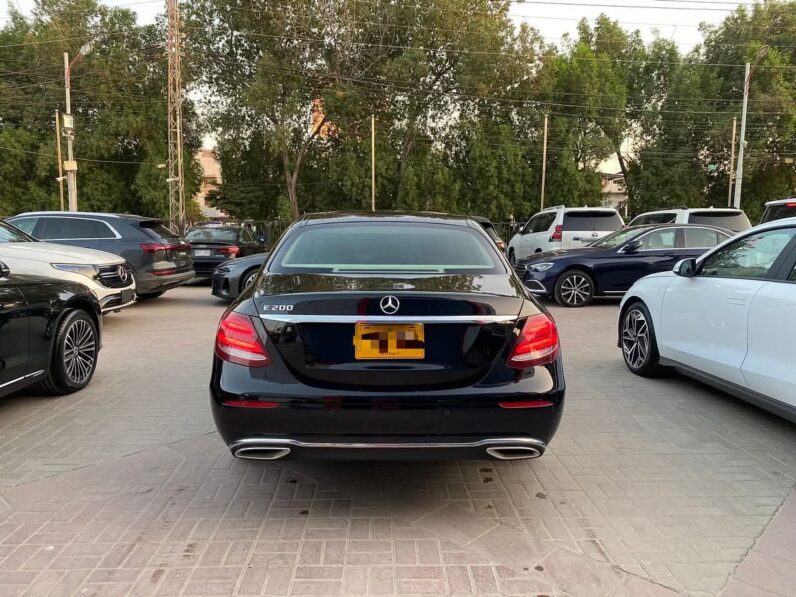 
								Used 2018 Mercedes E200 full									