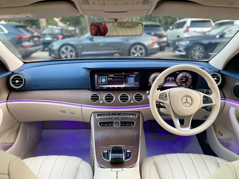 
								Used 2018 Mercedes E200 full									