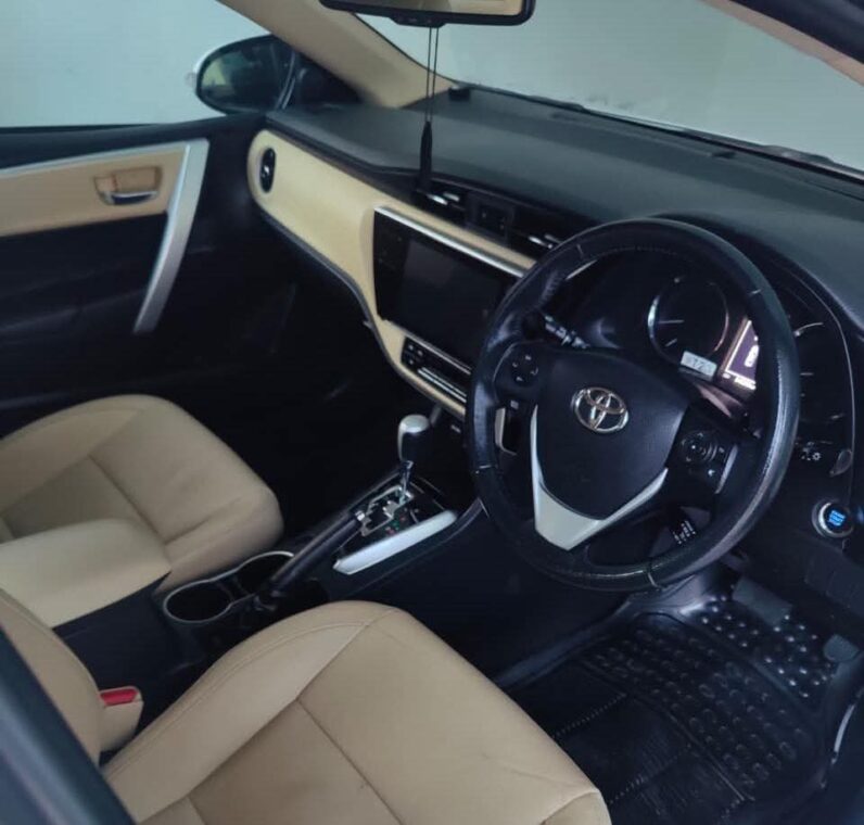 
								Used 2021 Toyota Corolla full									