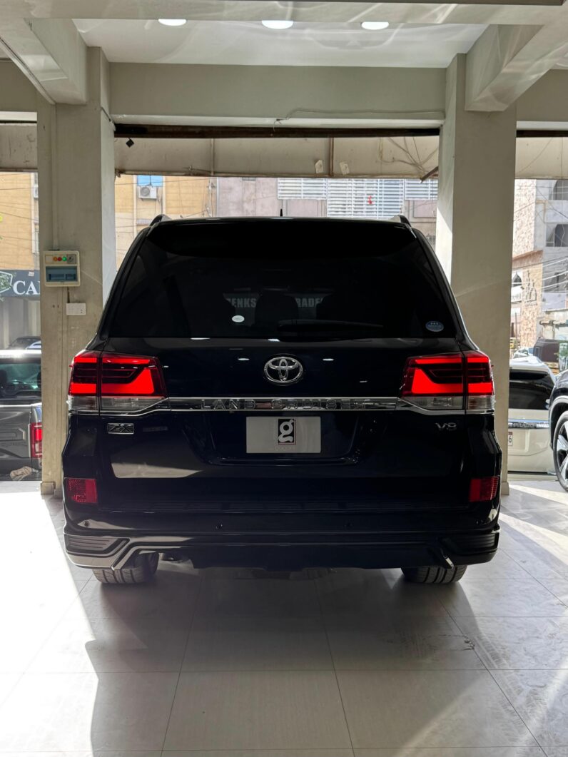
								Used 2016 Toyota Land Cruiser full									