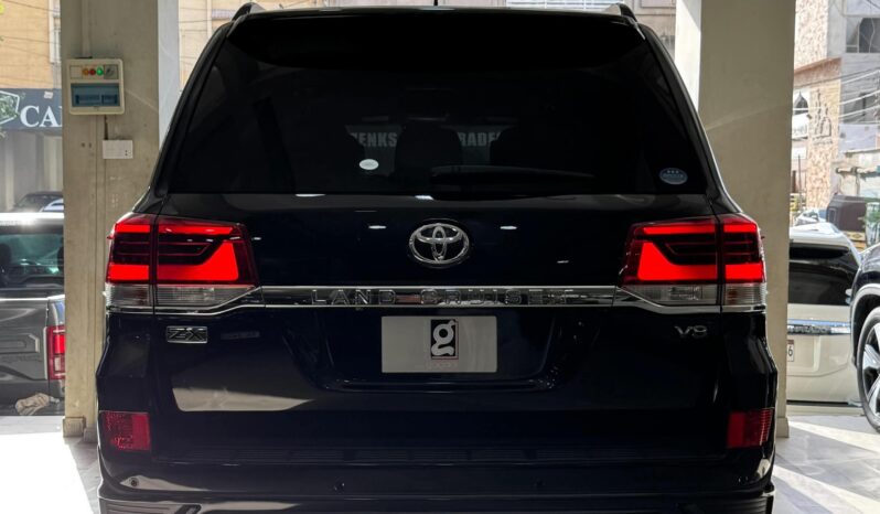 
								Used 2016 Toyota Land Cruiser full									