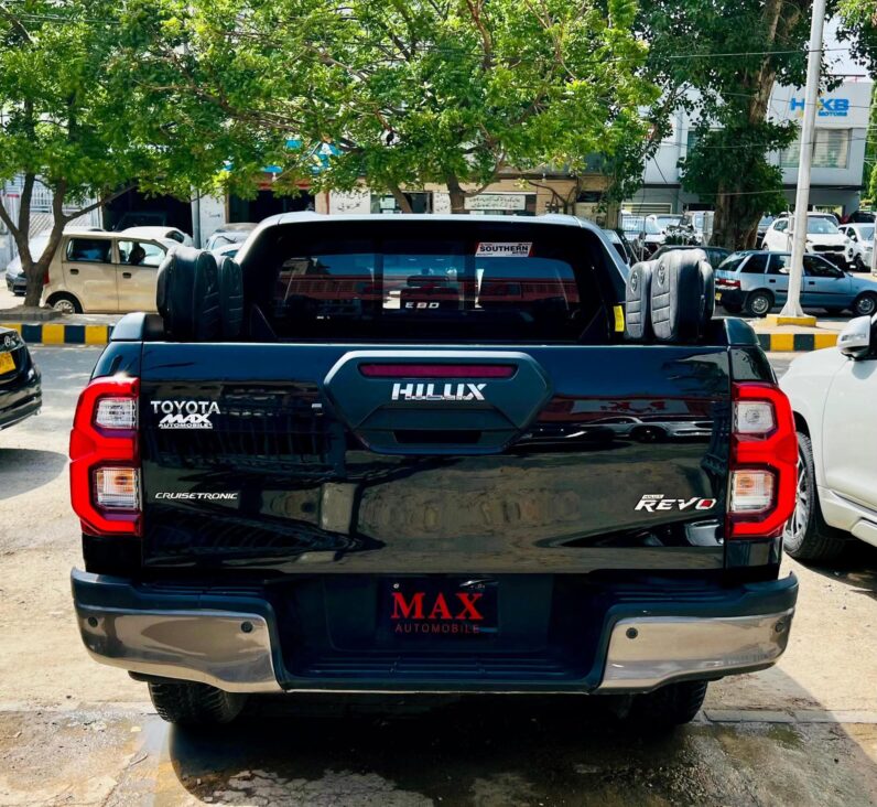 
								Used 2022 Toyota Hilux full									