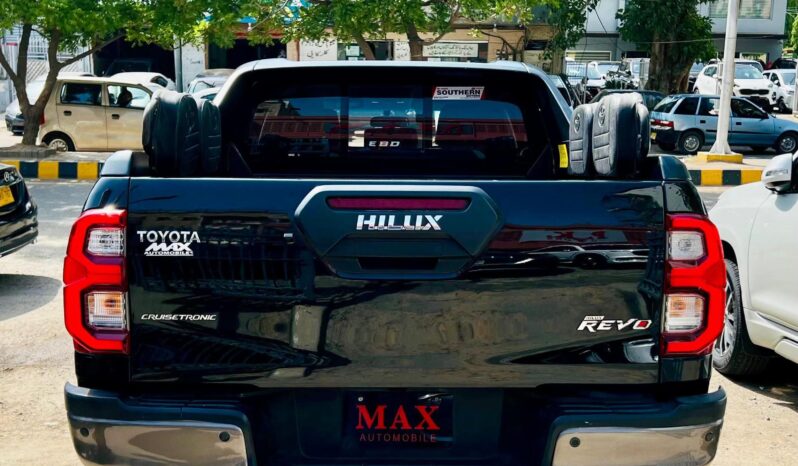 
								Used 2022 Toyota Hilux full									
