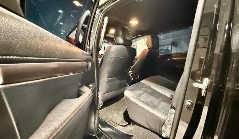 
								Used 2025 Toyota Hilux full									