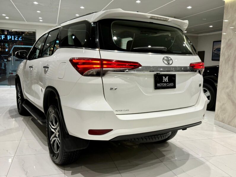 
								Used 2021 Toyota Fortuner full									