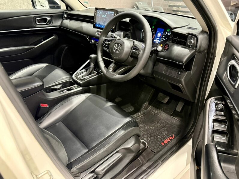 
								Used 2025 Honda HR-V full									