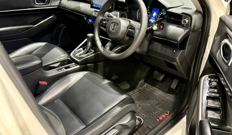 
								Used 2025 Honda HR-V full									