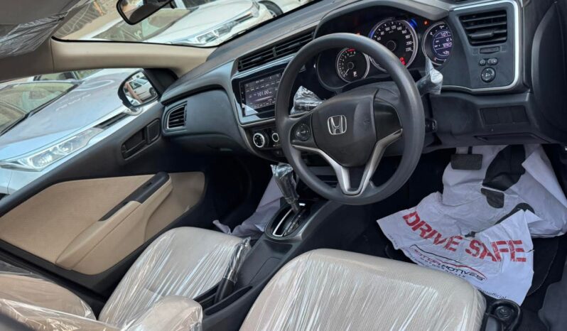 
								Used 2024 Honda City full									
