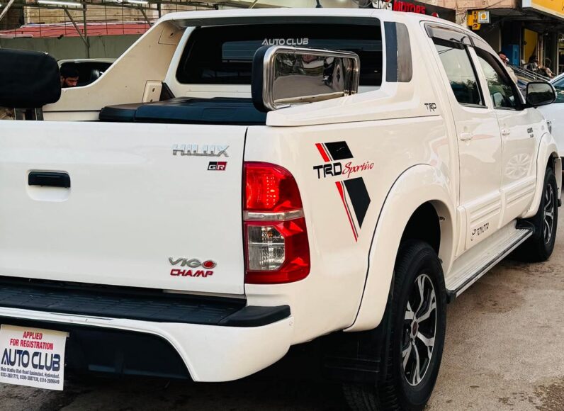 
								Used 2016 Toyota Hilux full									