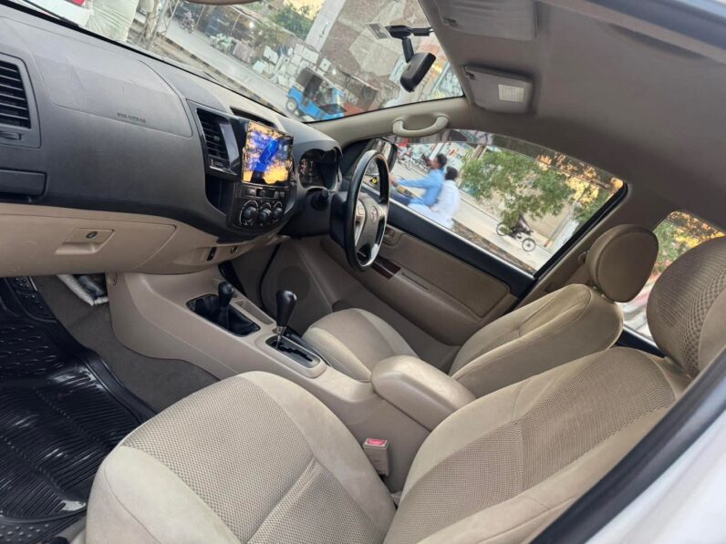 
								Used 2016 Toyota Hilux full									