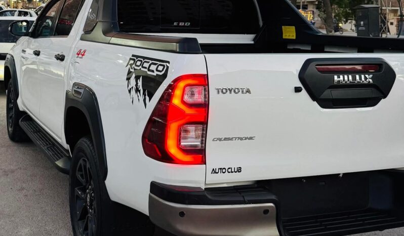 
								Used 2022 Toyota Hilux full									