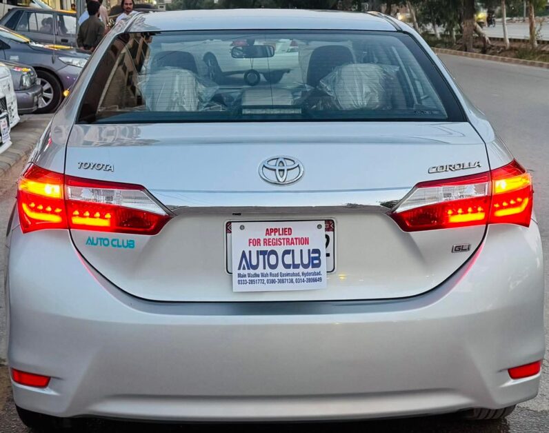 
								Used 2017 Toyota Corolla full									