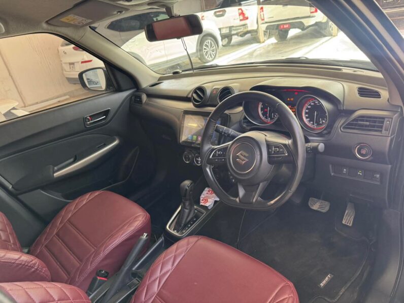 
								Used 2025 Suzuki Swift full									