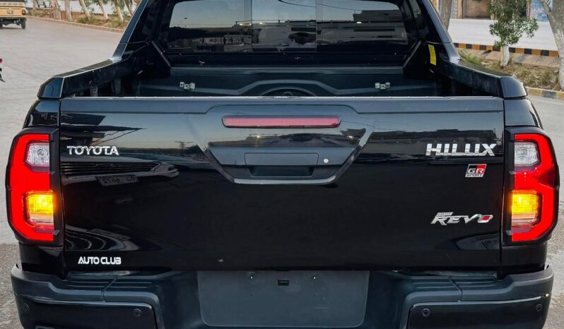 
								Used 2023 Toyota Hilux full									