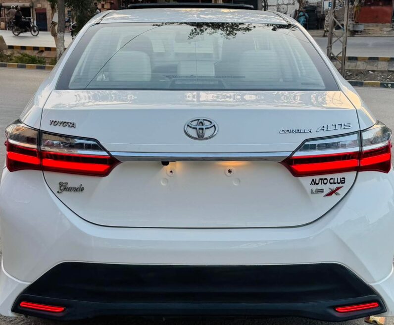 
								Used 2019 Toyota Corolla full									