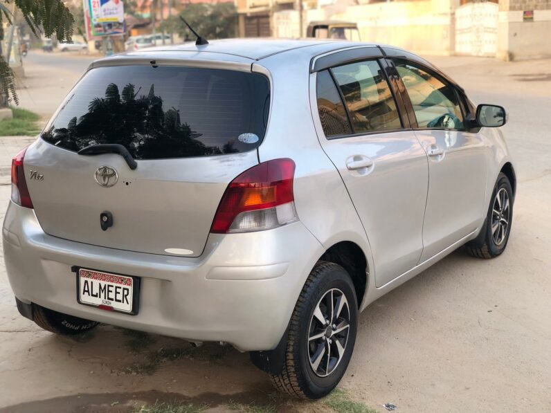 
								Used 2010 Toyota vitz full									