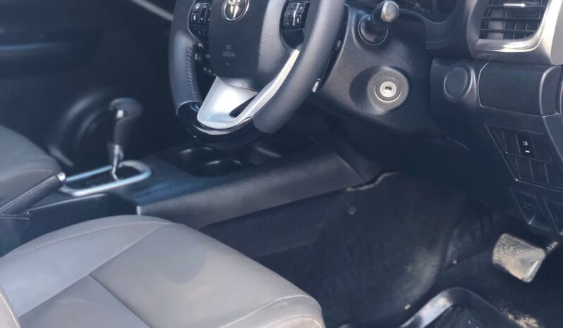 
								Used 2017 Toyota Hilux full									