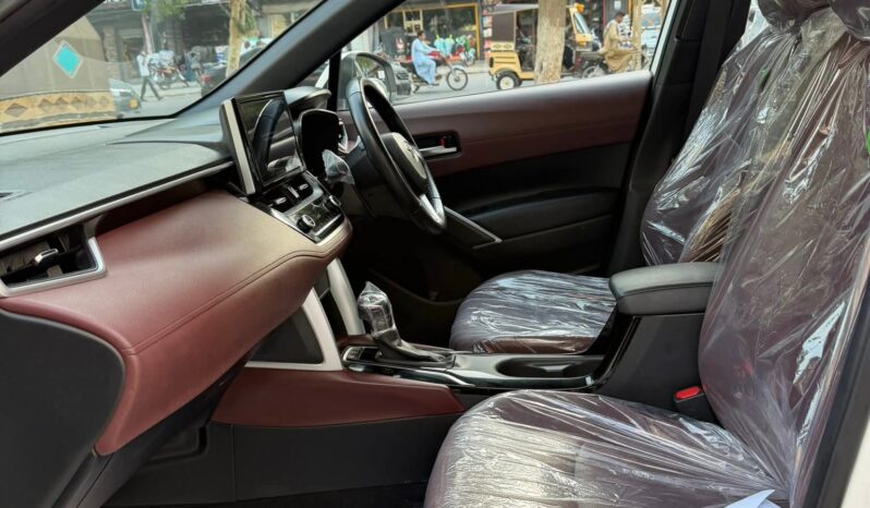 
								Used 2024 Toyota cross full									