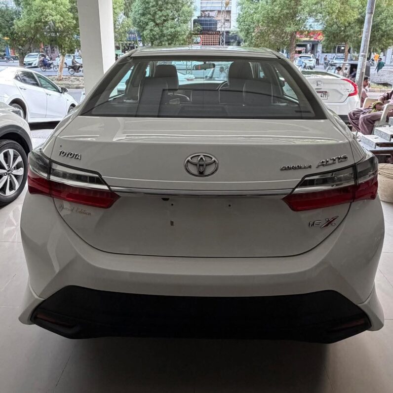 
								Used 2022 Toyota altis full									