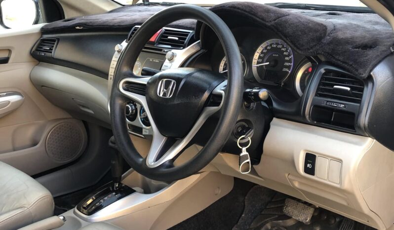 
								Used 2015 Honda City full									