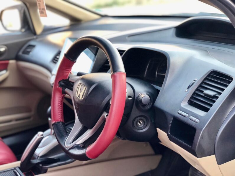 
								Used 2010 Honda Civic full									