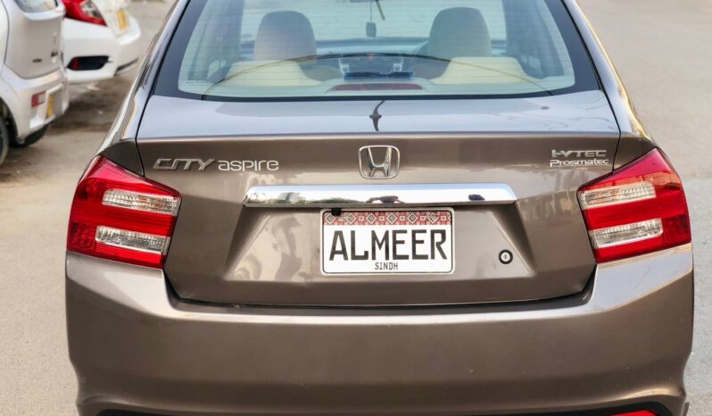 
								Used 2016 Honda City full									