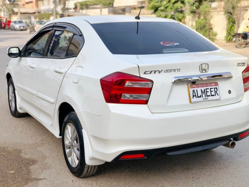 
								Used 2017 Honda City full									