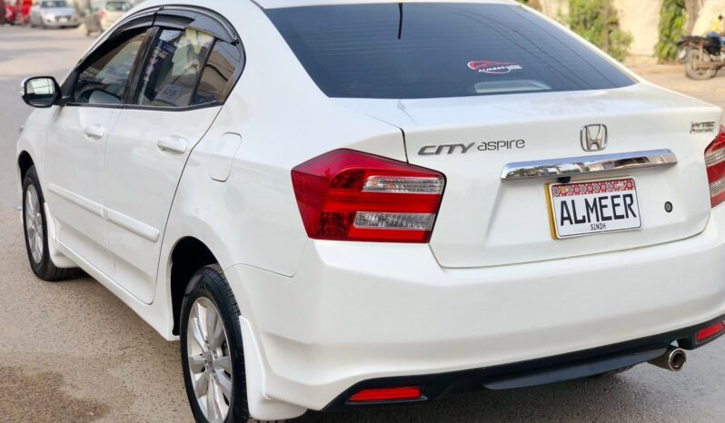 
								Used 2017 Honda City full									