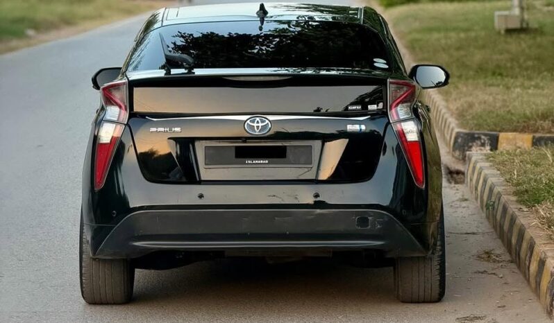 
								Used 2016 Toyota Prius full									