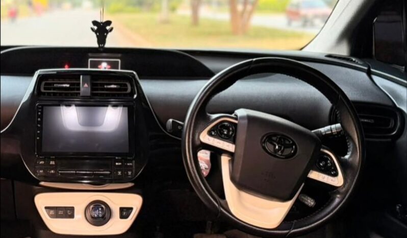 
								Used 2016 Toyota Prius full									