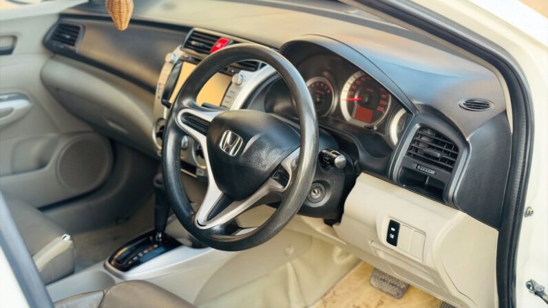 
								Used 2014 Honda City full									