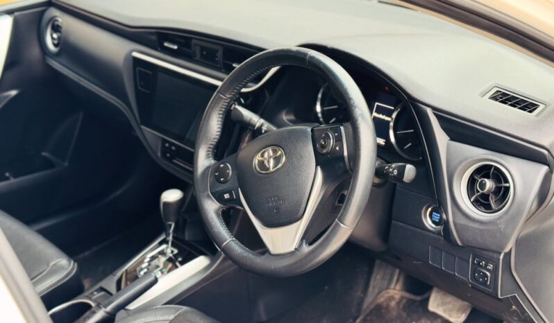 
								Used 2022 Toyota Corolla full									
