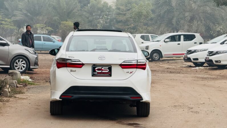 
								Used 2022 Toyota Corolla full									