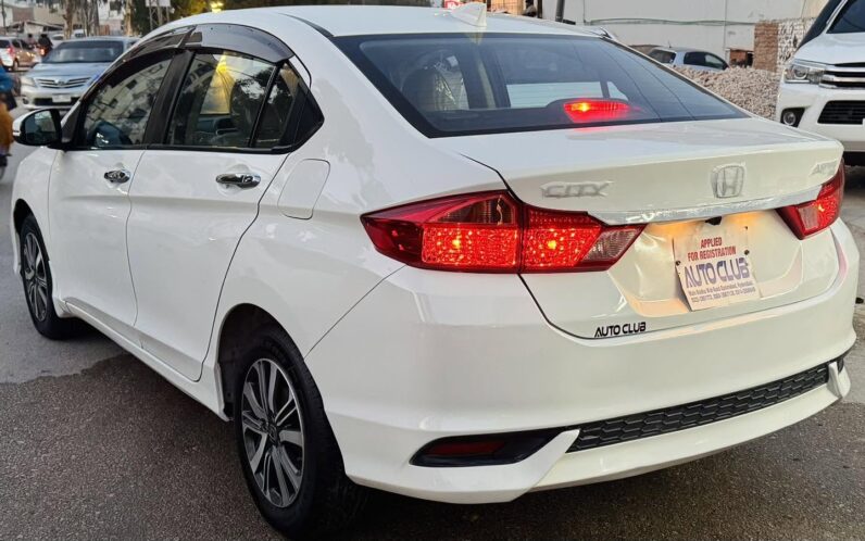 
								Used 2022 Honda City full									