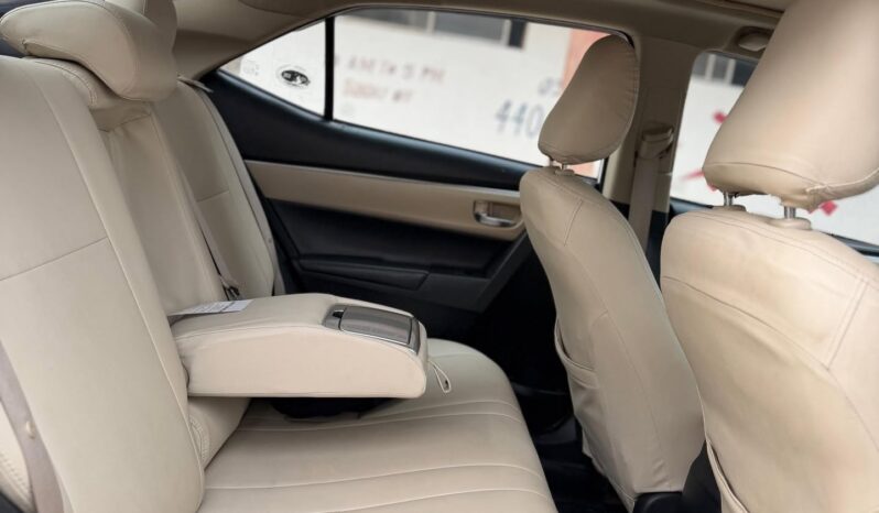 
								Used 2017 Toyota Corolla full									