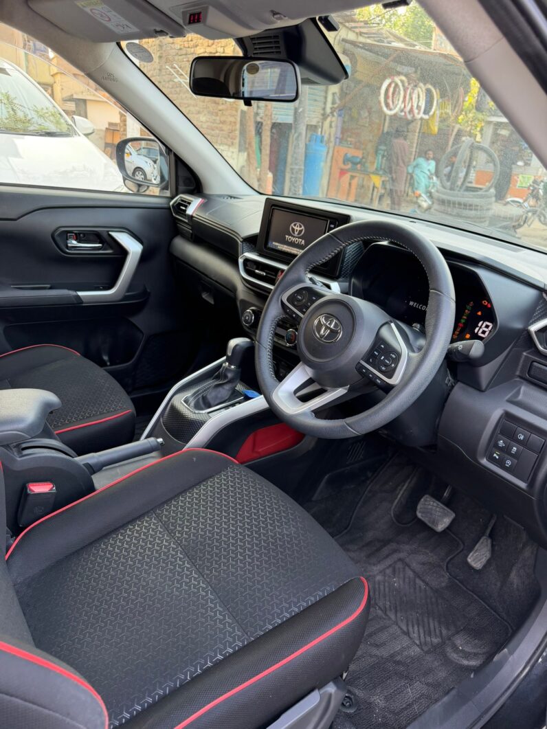 
								Used 2023 Suzuki Swift full									