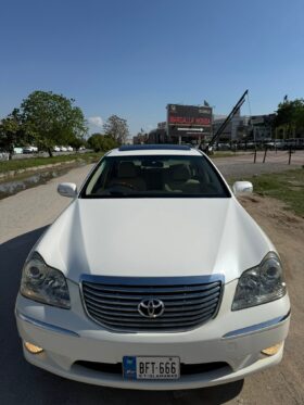 imported used 2004 Toyota Crown