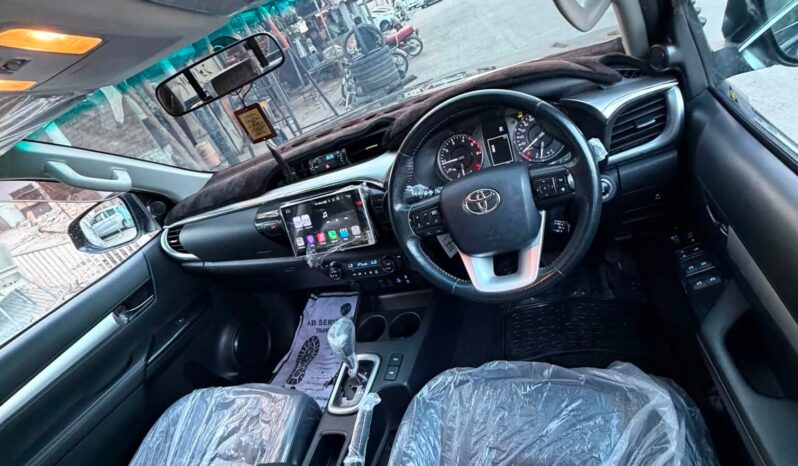 
								Used 2022 Toyota revo full									