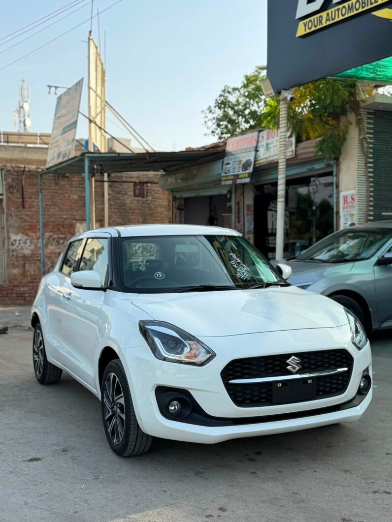 
								New 2025 Suzuki Swift full									