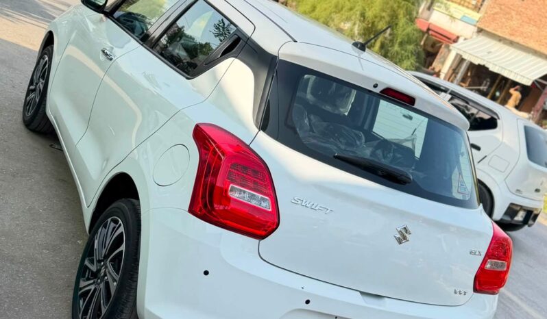 
								New 2025 Suzuki Swift full									
