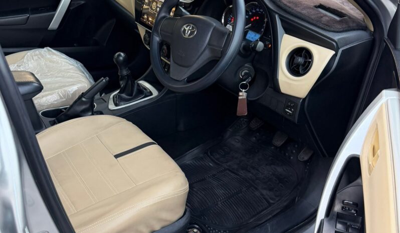 
								Used 2018 Toyota Corolla full									